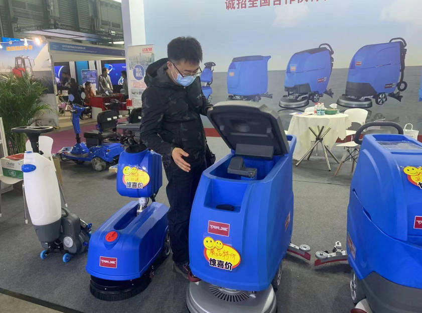 枣庄坦洁洗地机公司致力于电动洗地机的生产、销售和服务百家
